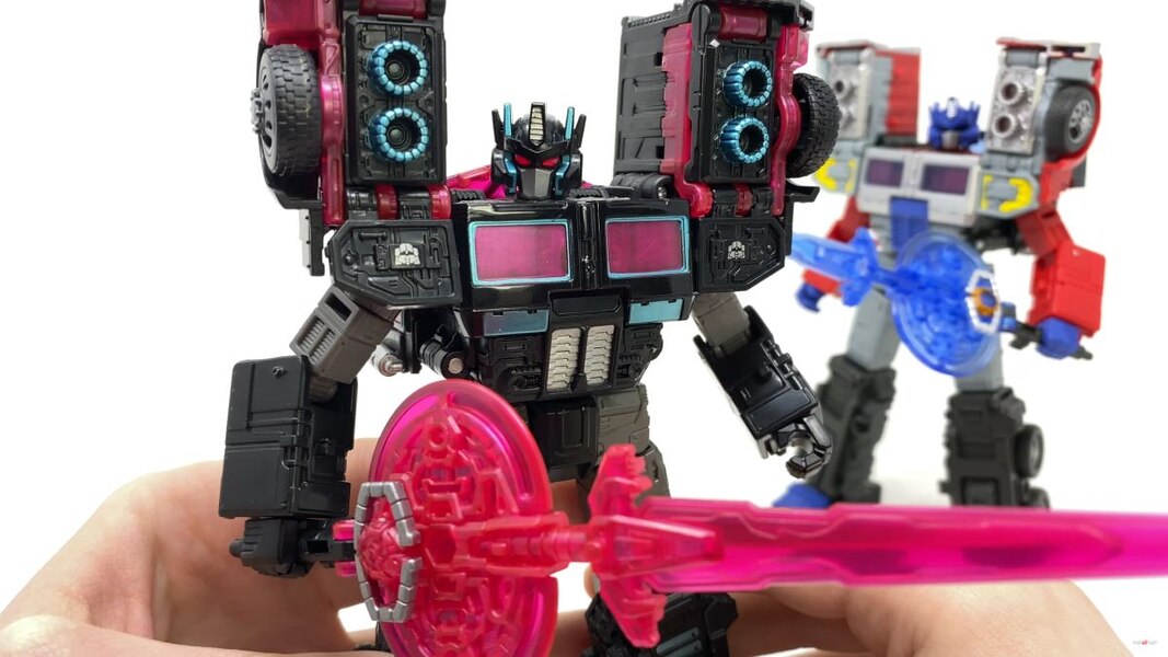 Transformers Legacy Velocitron SCOURGE BLACK CONVOY Image  (38 of 38)